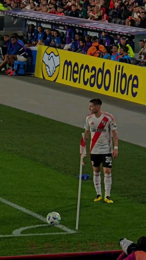 皇马关注16岁河床中场马斯坦托诺 或18岁时签约